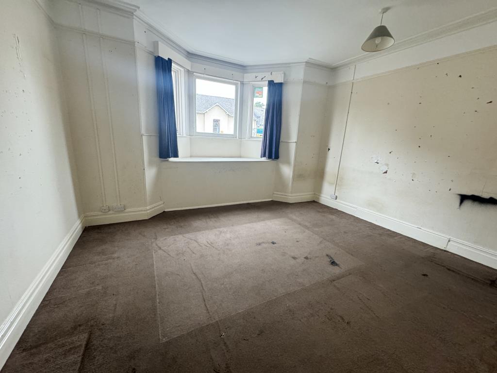 Lot: 30 - MIXED USE PROPERTY FOR INVESTMENT OR OCCUPATION - View of bedroom three on the first floor